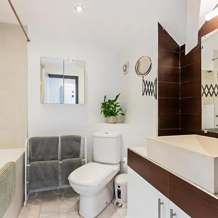 Designer 1 Bed Loft Apartment, Sw16 London Exterior photo